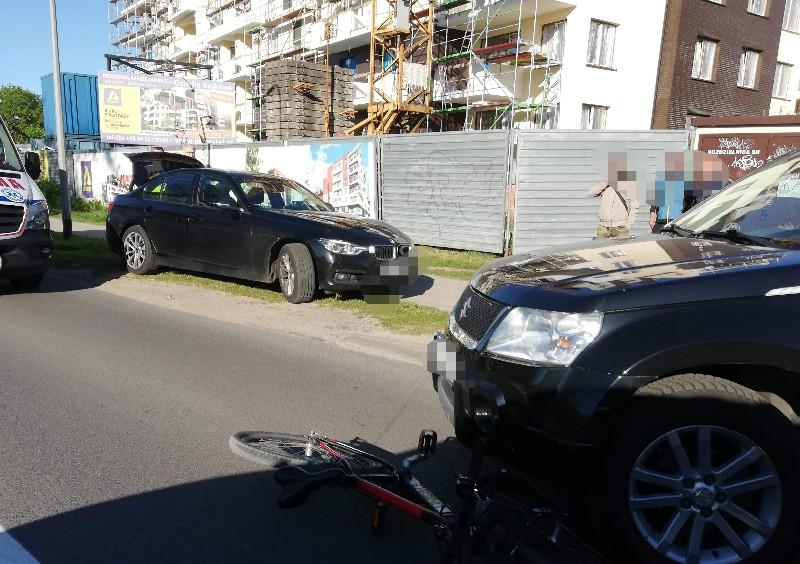 Potrącenie na Mazowieckiej. Dziecko wpadło pod samochód 