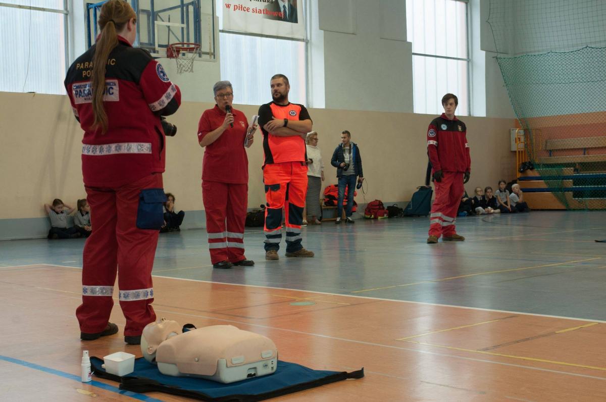 Paramedic prosi o wsparcie