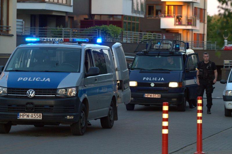 Kobieta zaatakowana nożem przez partnera. Uciekła z domu wraz z dzieckiem