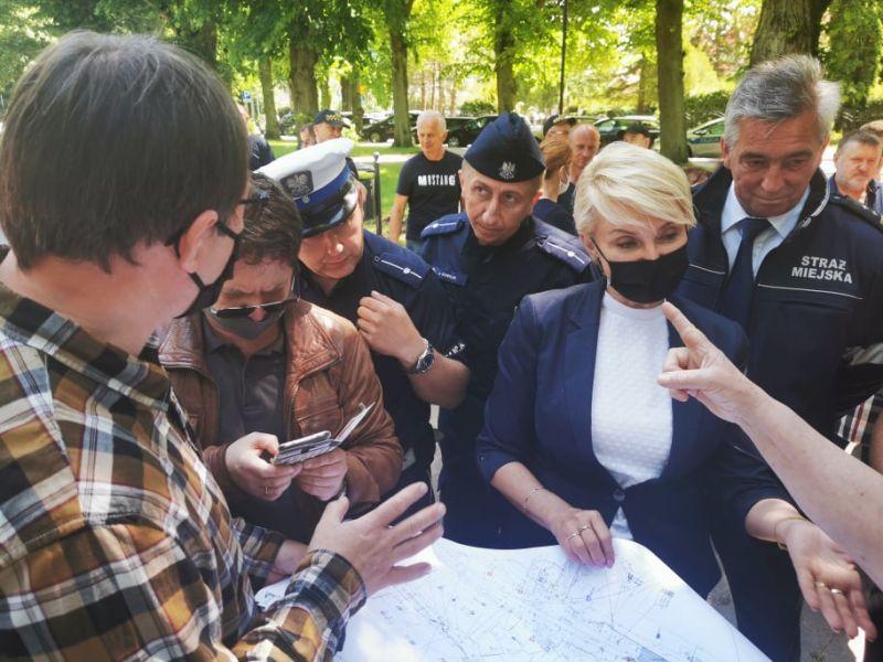 Burzliwe konsultacje w sprawie zamknięcia fragmentu dzielnicy portowej. Część mieszkańców i przedsiębiorców przeciwnych koncepcji Urzędu Miasta (video)