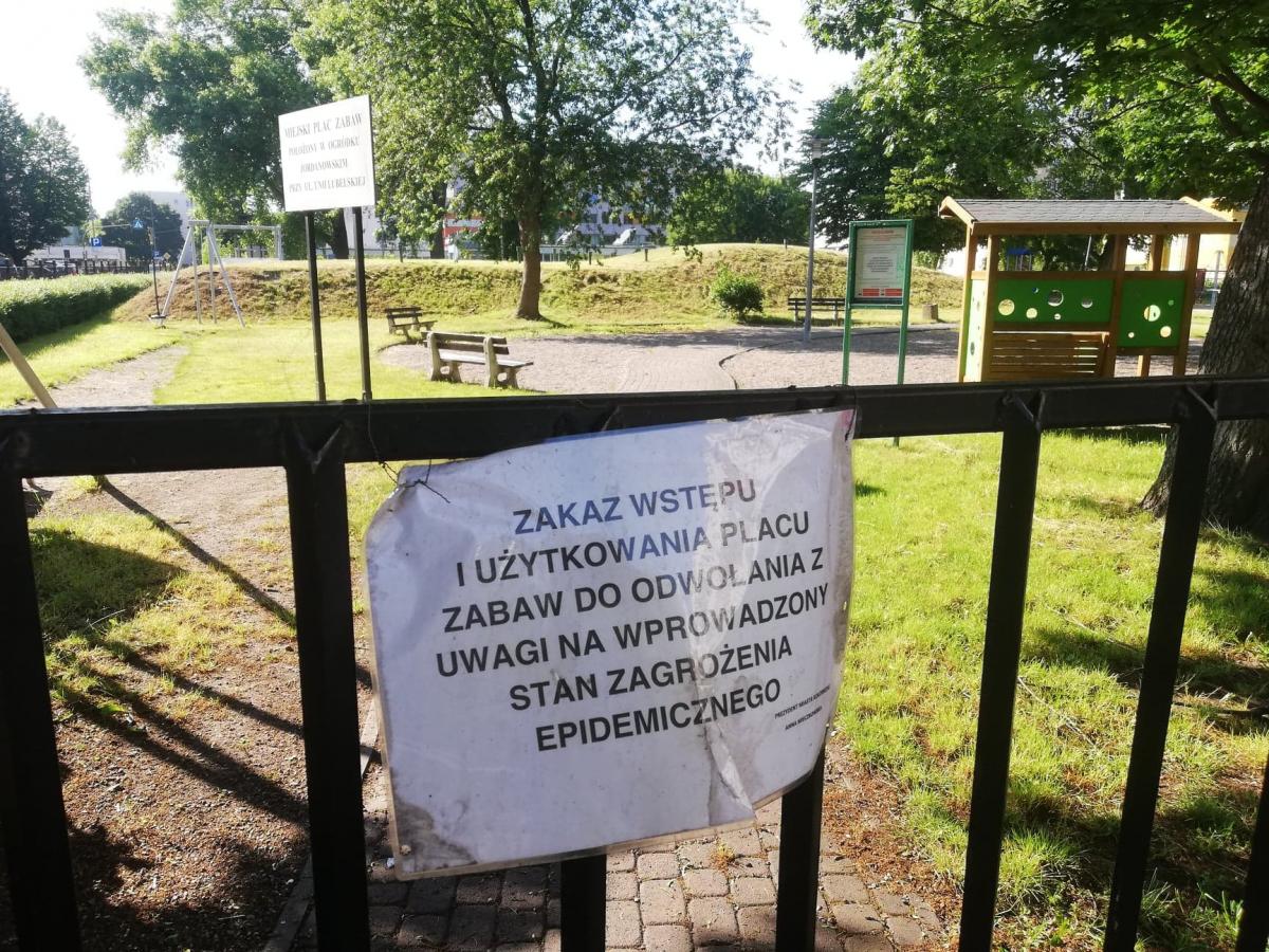 1,75 miliona złotych miesięcznie za dezynfekcję placów zabaw