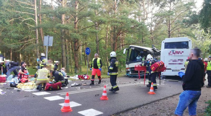 Zderzenie autokarów. Kilkadziesiąt osób może być poszkodowanych