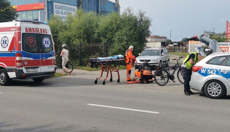Potrącenie rowerzysty przy ul. Jasnej. Mężczyzna trafił do szpitala