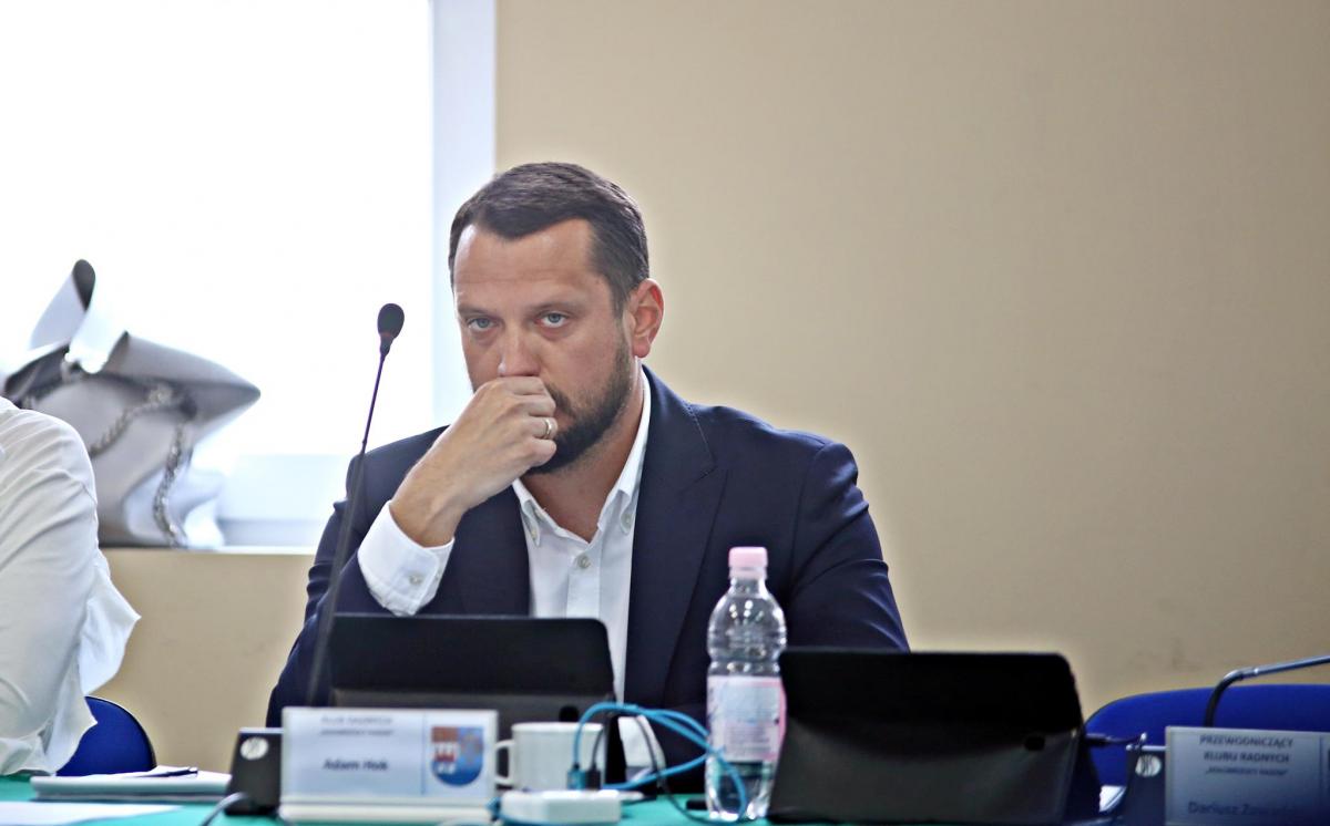 Adam Hok: sytuacja na jesień zapowiada się tragicznie. Bon turystyczny nie wystarczy