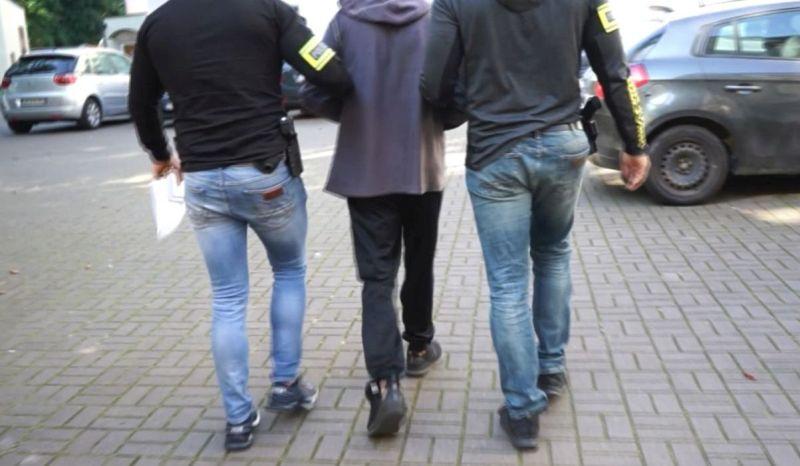 Oszukiwał seniorów - 18-latek z Kołobrzegu złapany na gorącym uczynku. Miał przy sobie 24 tys. zł