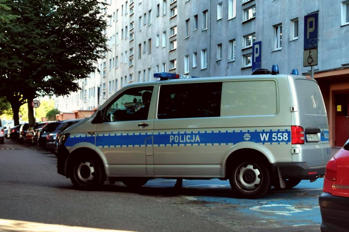 Policjanci zatrzymali mężczyznę, który miał przebijać opony