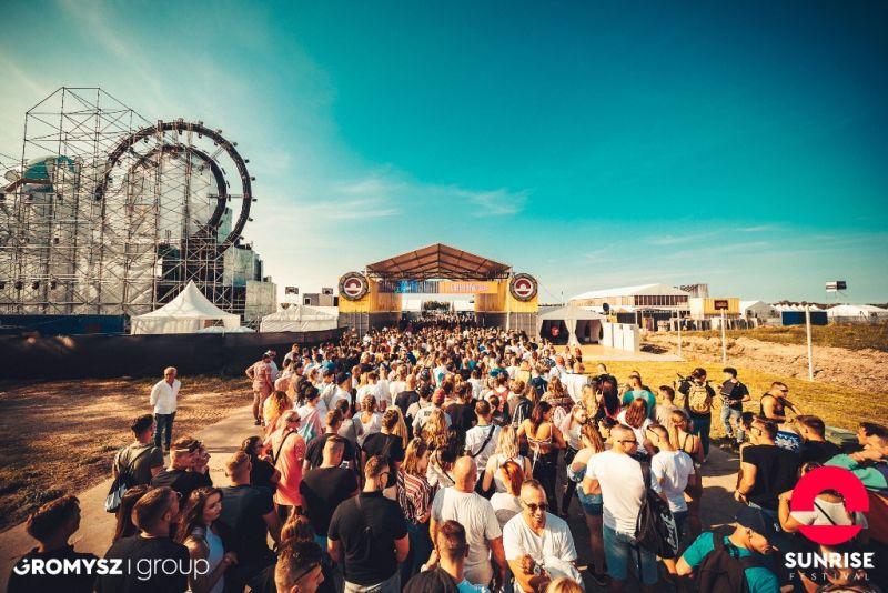 Bartyzel z ogromnym poparciem w mediach społecznościowym. Uczestnicy Sunrise stanęli murem za Dj Krisem