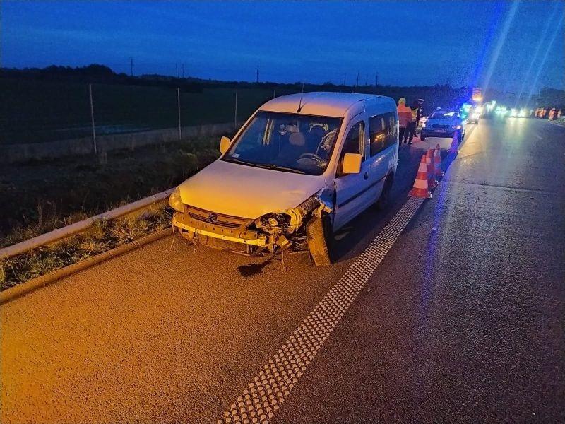 Uderzył w barierki na S6