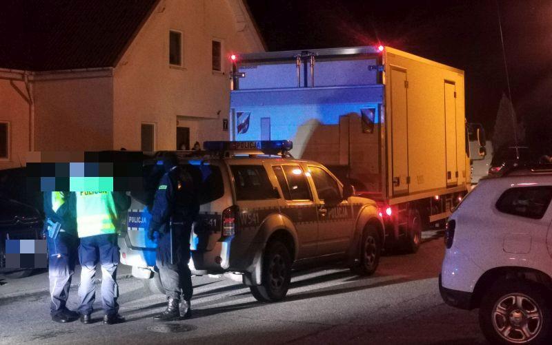 Włamanie, kradzież ciężarówki, potem spektakularny pościg. Policja ujęła recydywistę włamywacza