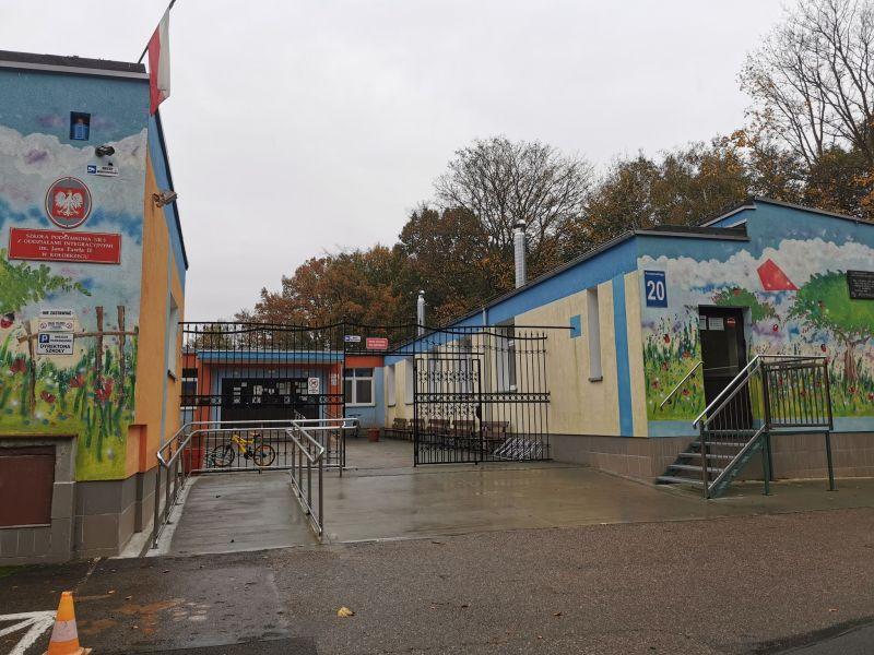 Dyrektor Szkoły Podstawowej nr 5 złożyła rezygnację