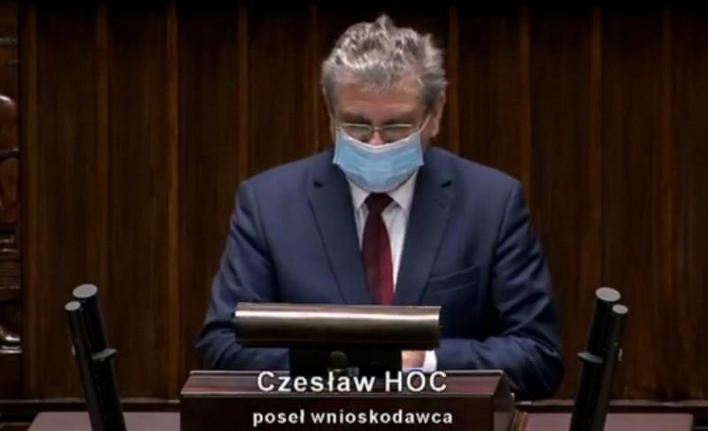 Kołobrzeski poseł wygrał z Covid-19. Dał krótkie oświadczenie na swoim FB