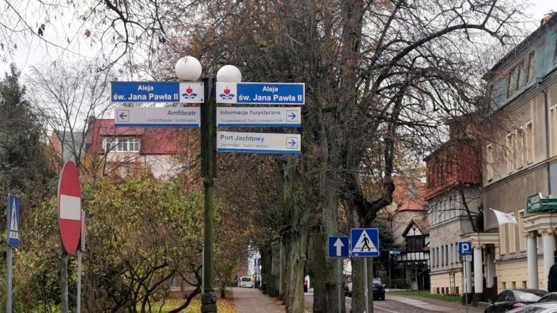   Bronią al. św. Jana Pawła II. Do kołobrzeskiego magistratu wpłynęła petycja w tej sprawie