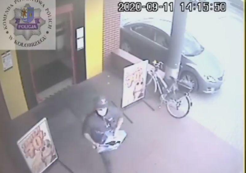 Czy znasz tego mężczyznę? Policja poszukuje sprawcy kradzieży (video)