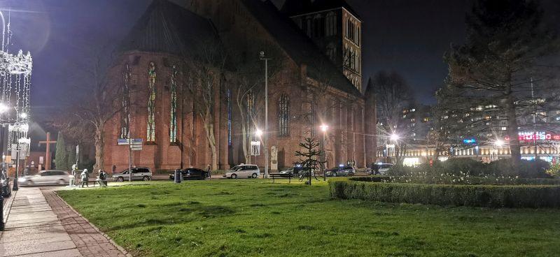 Kołobrzeg symbolicznie gasi światło. Zobacz, jak nasze miasto przyłącza się do ogólnopolskiego protestu samorządów (wideo)