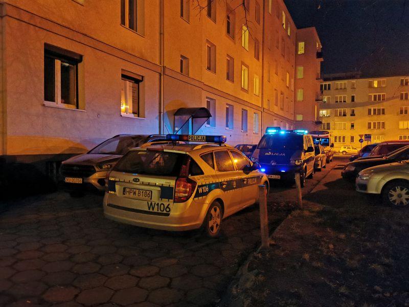 Co się wydarzyło przy Zwycięzców? Służby postawione na nogi (foto, wideo)