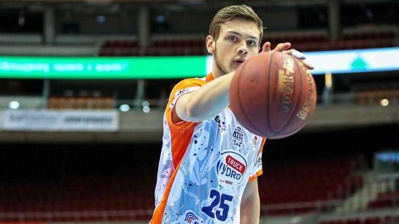 Wojciech Wątroba wzmacnia Czarodziejów z Wydm