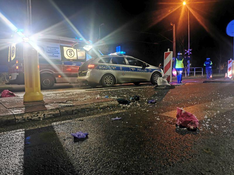 Dwie starsze osoby potrącone przez samochód. Nie żyje 86 letni mężczyzna (foto)