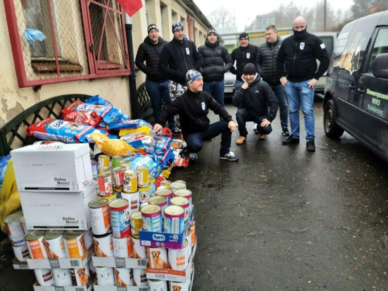 Uzbierali ponad tonę karmy