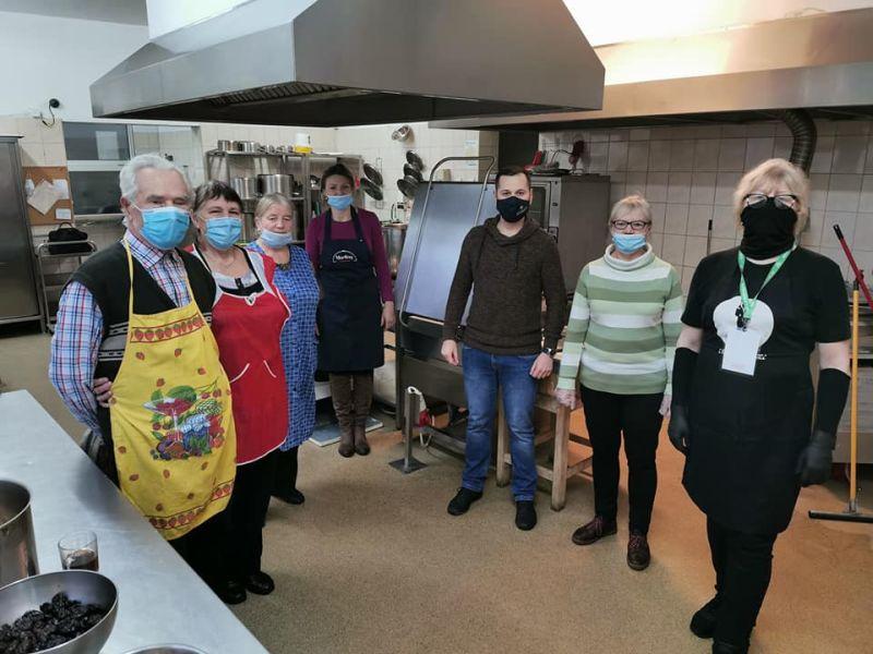 Przygotowania do Wigilii do Samotnych na ostatniej prostej. W czwartek paczki trafią do najbardziej potrzebujących