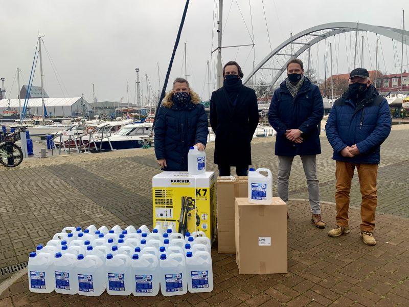 Środki ochrony osobistej przekazane kołobrzeskiej Marinie