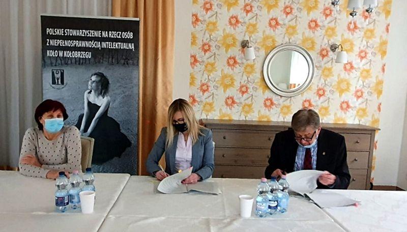 Zachodniopomorskie ZAZ-y ze wsparciem Urzędu Marszałkowskiego. Placówka w Kołobrzegu jako pierwsza z podpisaną umową