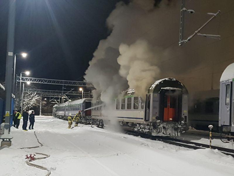 Pożar wagonu na bocznicy kolejowej w Kołobrzegu (foto)