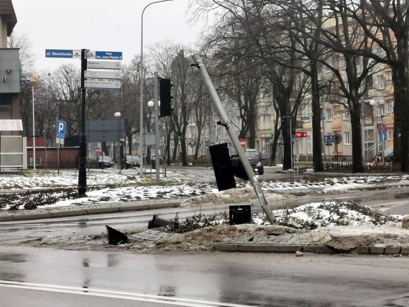 Zniszczony sygnalizator przyczyną awarii świateł w centrum miasta