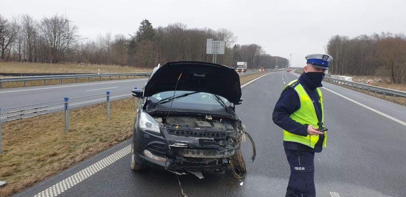 Zasnął za kierownicą i wjechał w bariery na S6