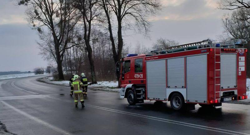 Ponad kilometrowa plama śliskiej substancji na drodze
