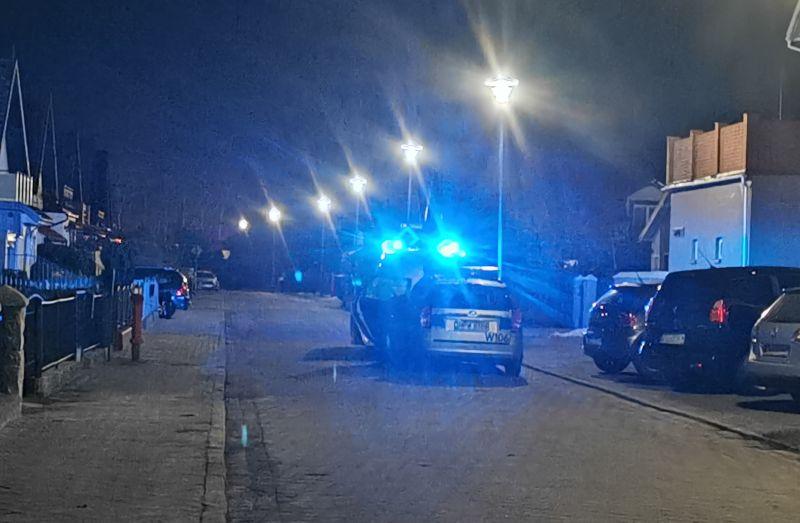 Groził nożem ekspedientce i ukradł jej pieniądze 