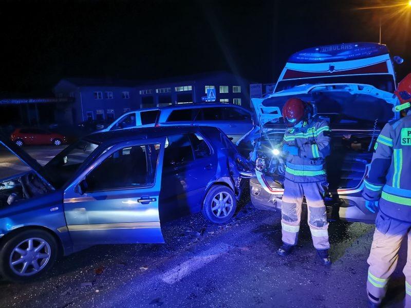 Karetka zderzyła się w VW (Foto)