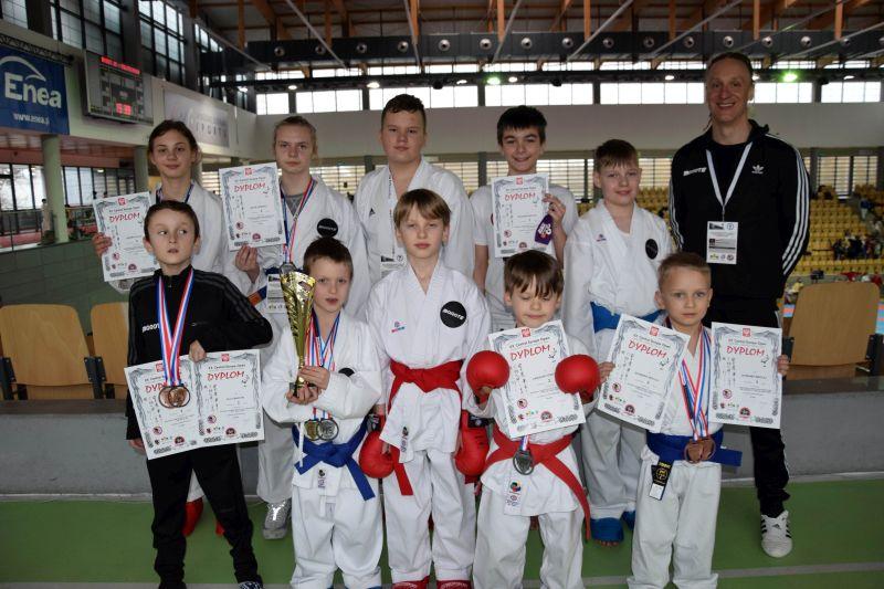 12 medali karateków Morote Głowaczewo