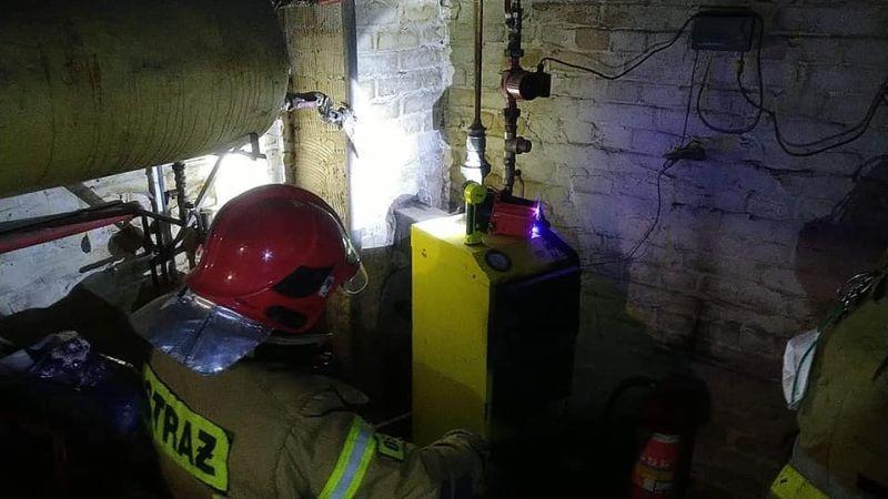 Pożar sadzy w kominie. Interweniowali strażacy