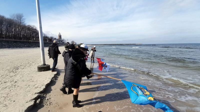 Upamiętnili 76. rocznicę zaślubin Polski z Morzem (Foto)