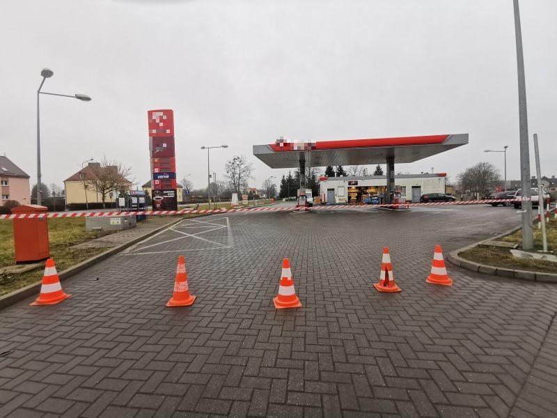 Nietypowa promocja gminy. Wójt Rymania chce pomnika instrybutora przy stacji Orlen