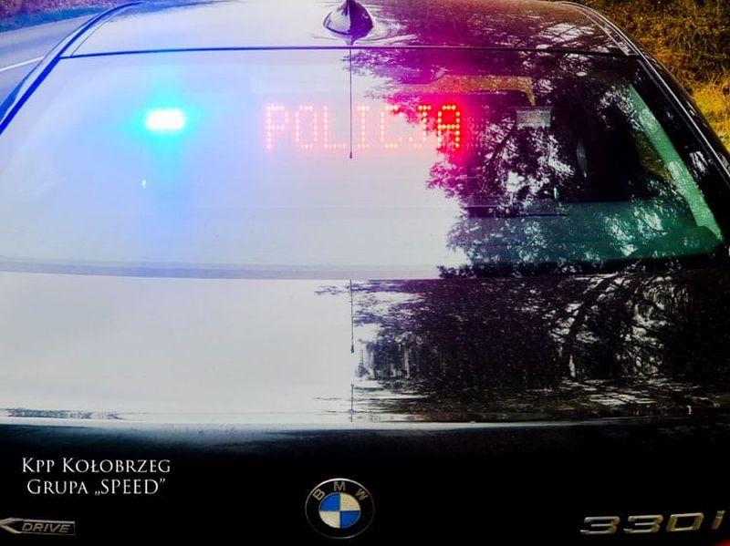 Kilku kierowców pozbyło się prawa jazdy. Rekordzista pędził 153 km/h pomiędzy zabudowaniami