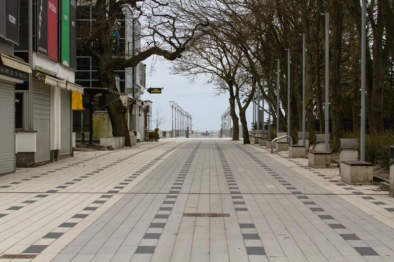 Obostrzenia przedłużone ponad o tydzień. Co z majówką?