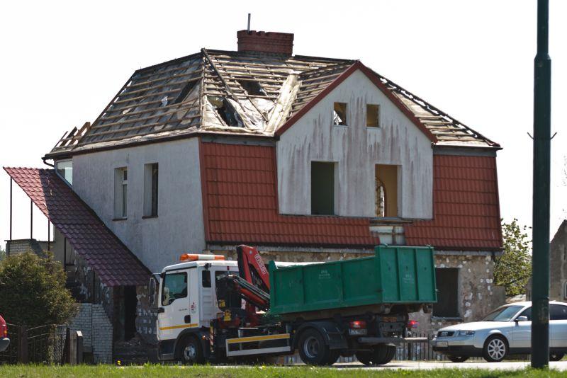 Zburzą domy, zbudują drogę 