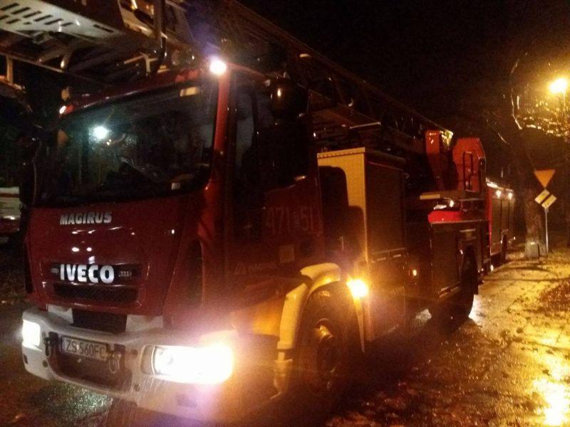 Służby ratunkowe zjechały się na Łopuskiego 