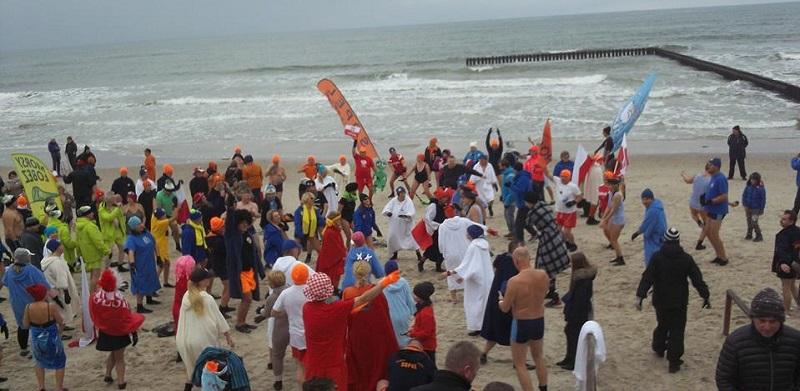 Morsowali na plaży w Dźwirzynie 