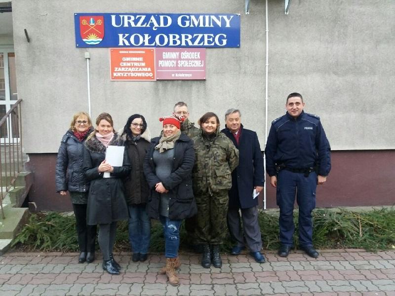 Pracownicy socjalni z „Bożonarodzeniowym Darem”