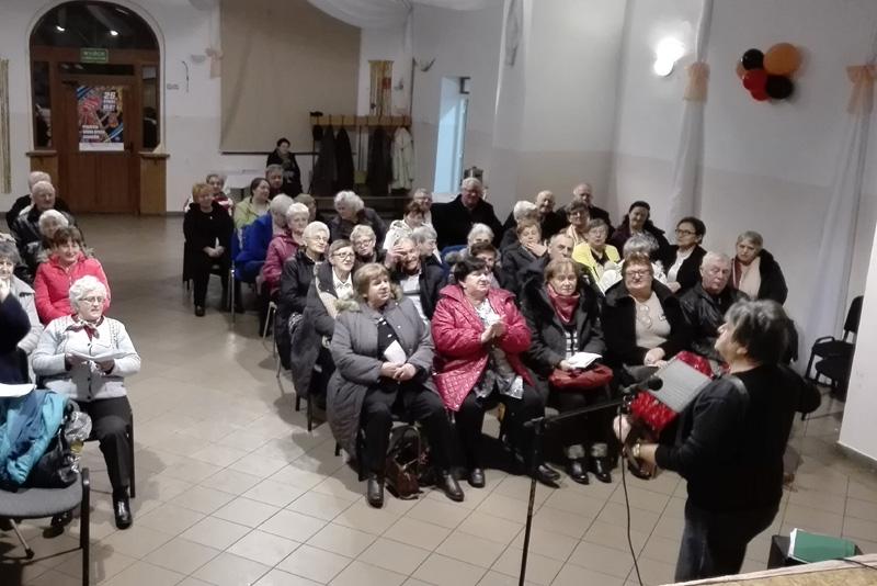 Dzień Babci i Dziadka w Gminnym Klubie Seniora „Młodzi Duchem”
