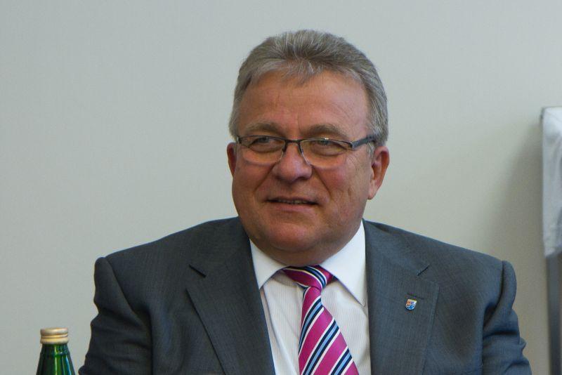 Janusz Gromek o naciąganiu kołderki (video)