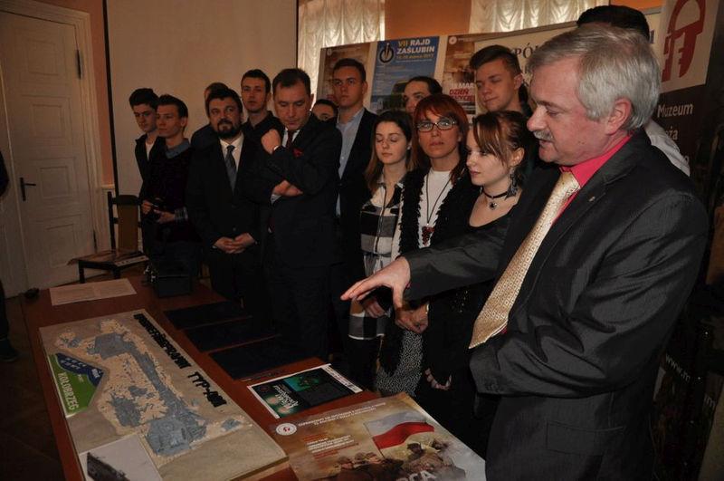 Osiemset godzin nad modelem wraku. Uczniowie z niezwykłym podarunkiem dla muzeum