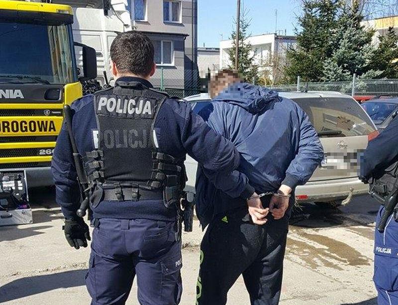Złapany po pościgu miał przy sobie ponad kilogram amfetaminy