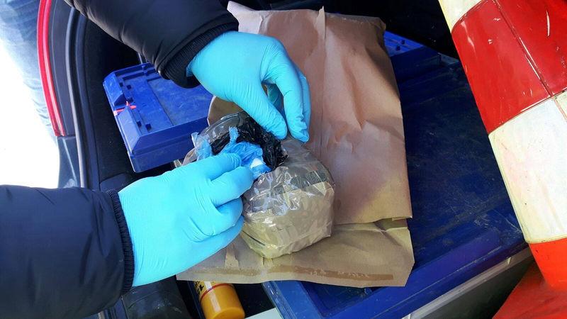 Miał przy sobie ponad kilogram amfetaminy. Grozi mu do 10 lat więzienia