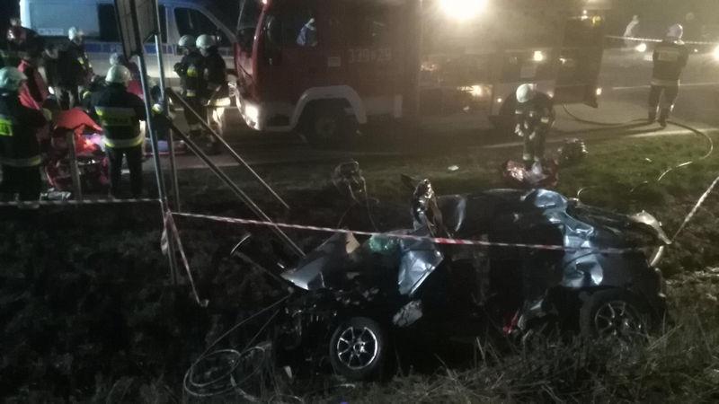 Śmiertelny wypadek. DK 11 oraz linia kolejowa zablokowana (Foto)