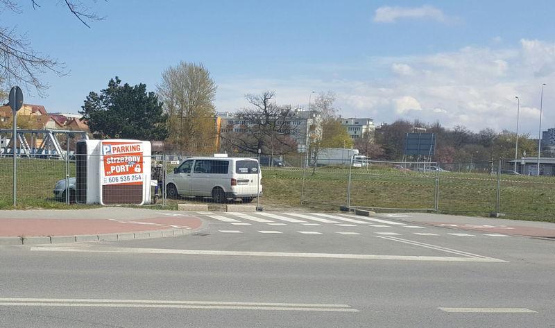 A jednak parking