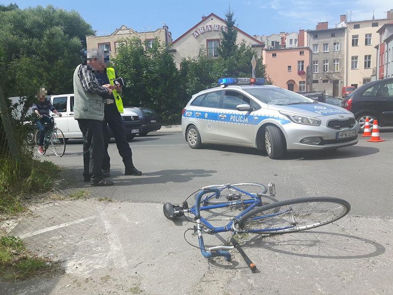 Zderzenie rowerzysty z samochodem na ulicy Kamiennej 