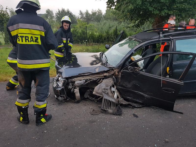 Podczas wyprzedzania najpierw trzeba spojrzeć w lusterka 